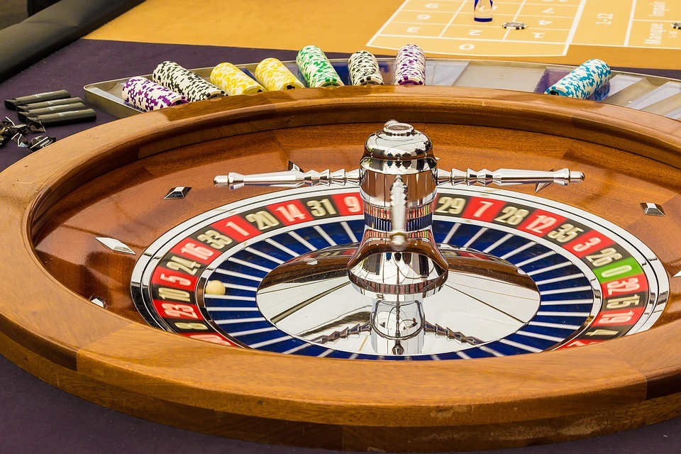 American and European Roulette Wheels 101