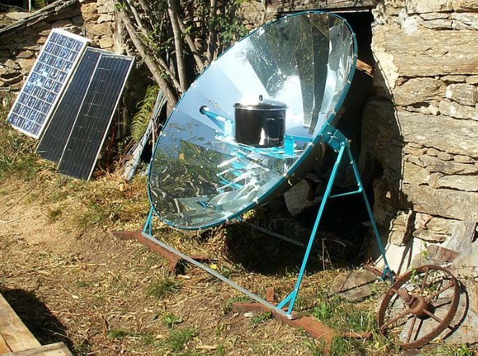 A parabolic solar cooker with segmented construction