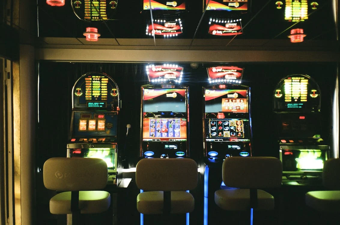 Play slots machines at pin up